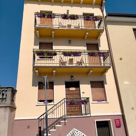 Calmasinorooms 招待所 3*